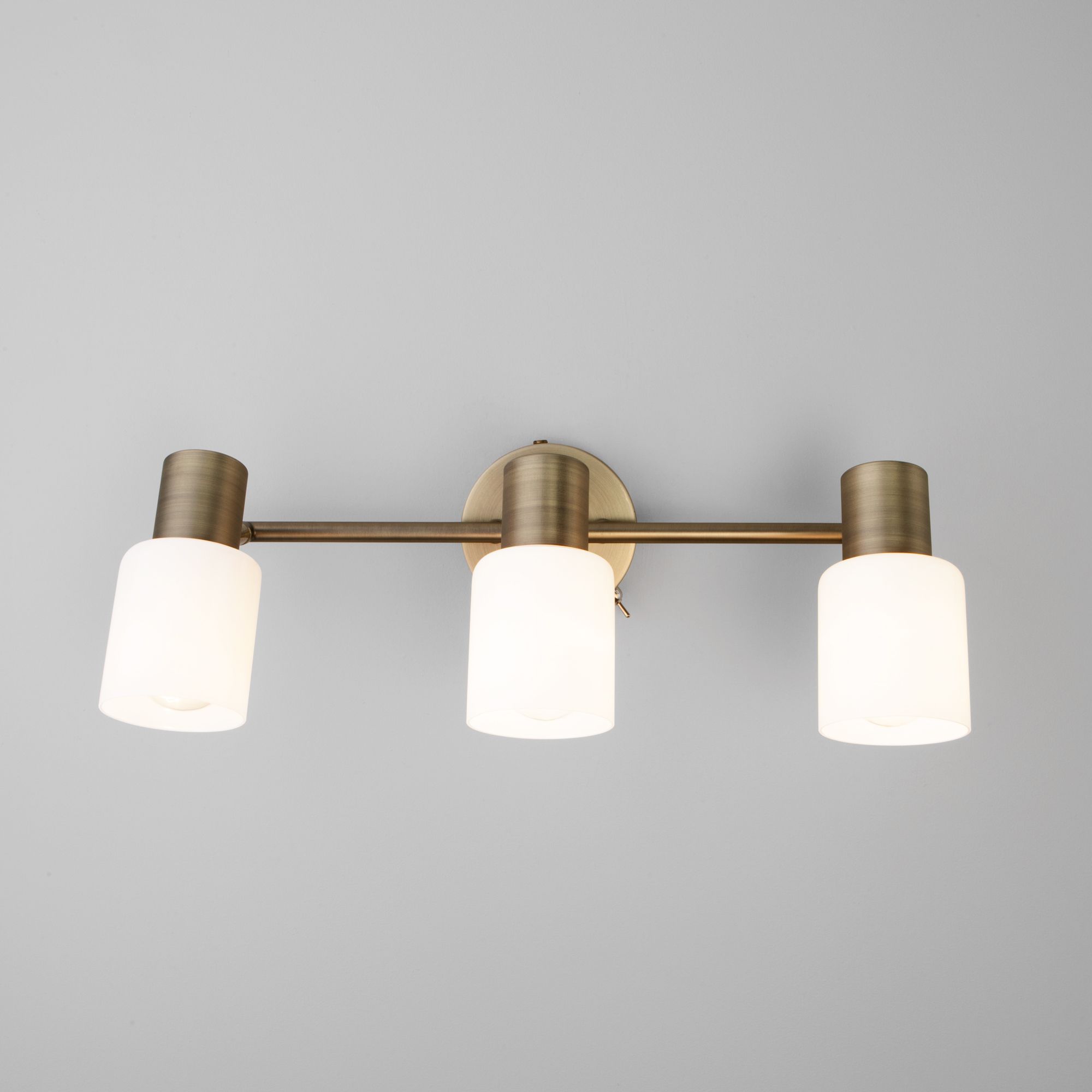 

Eurosvet Настенный светильник 20089/3 бронза, Corso