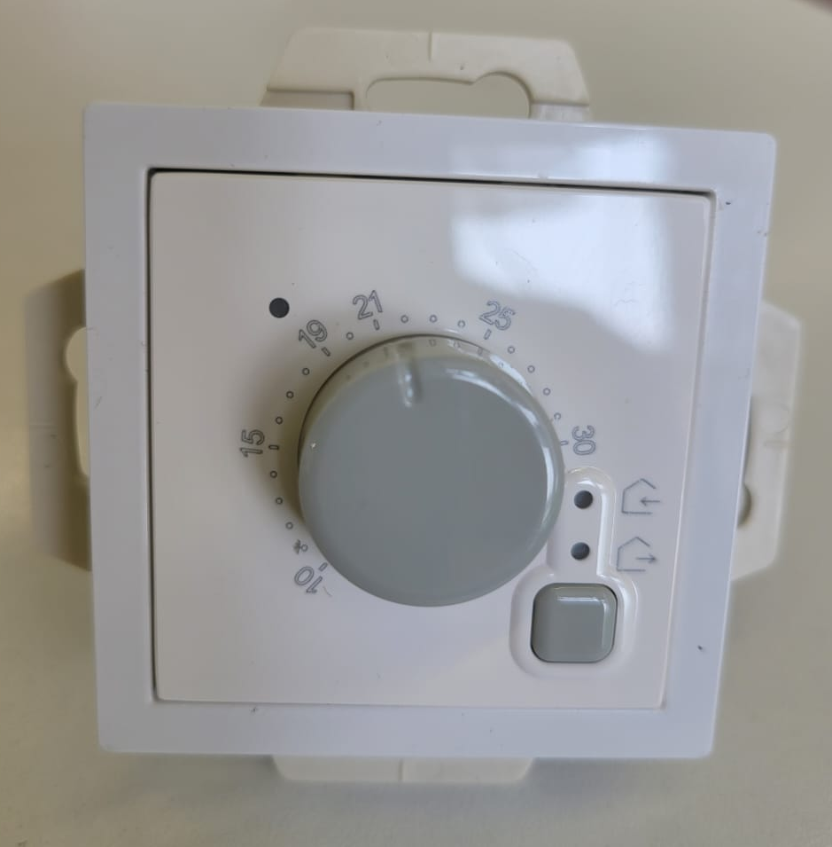 

Терморегулятор для тёплого пола Schneider Electric AtlasDesign, белый - комплект из термостата для теплого пола с датчиком от Legrand Etika белый + адаптер от AtlasDesign белый, AtlasDesign